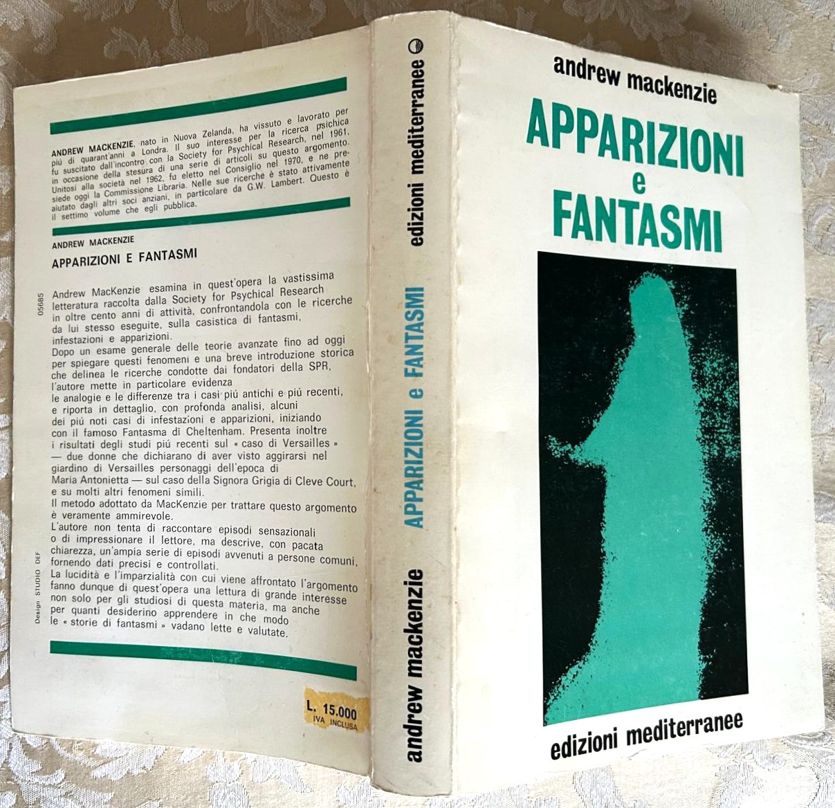 Mackenzie A. APPARIZIONI E FANTASMI. - Copertina